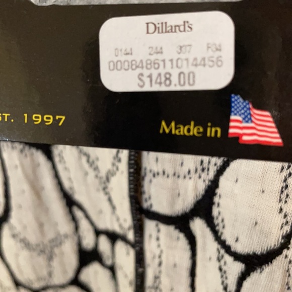 NWT Comfy IC Connie K cream and black top (OLCC-AF) - Picture 7 of 11